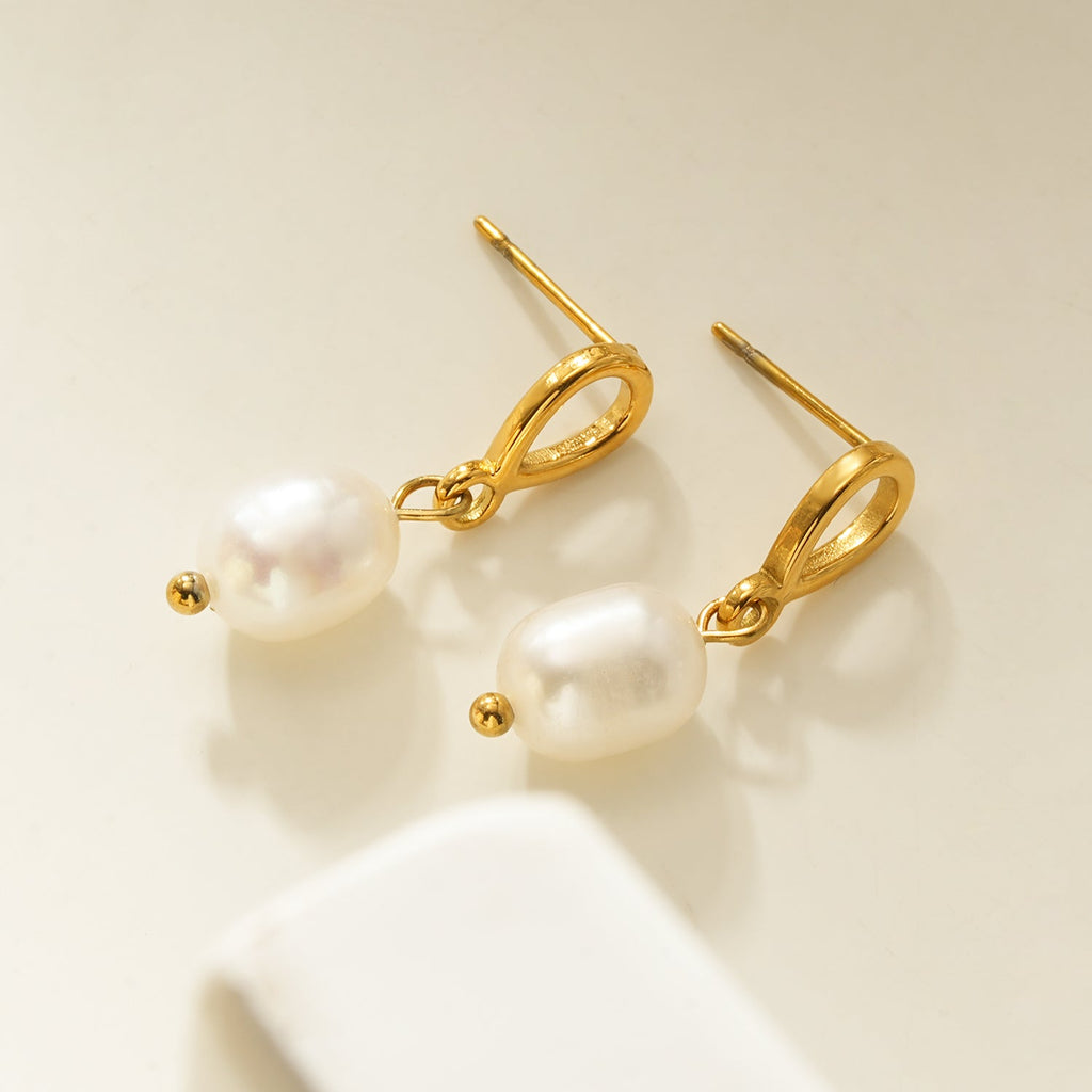 VARKONY Gold: Elegant Small Teardrop Earrings with Lustrous Freshwater Pearls - MacroPanora