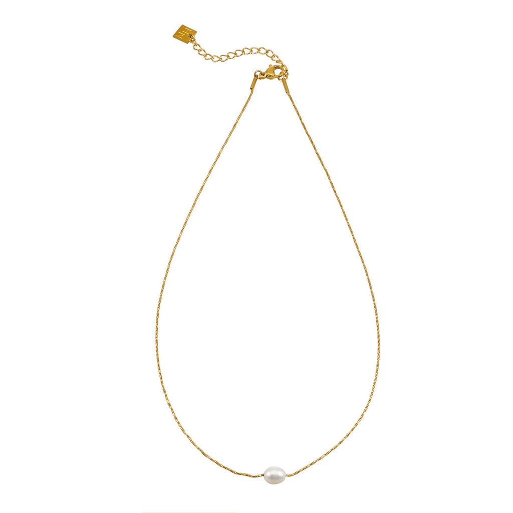 VAZSONY Gold: Effortless Grace - Dainty Textured Chain Necklace with Single Freshwater Pearl - MacroPanora
