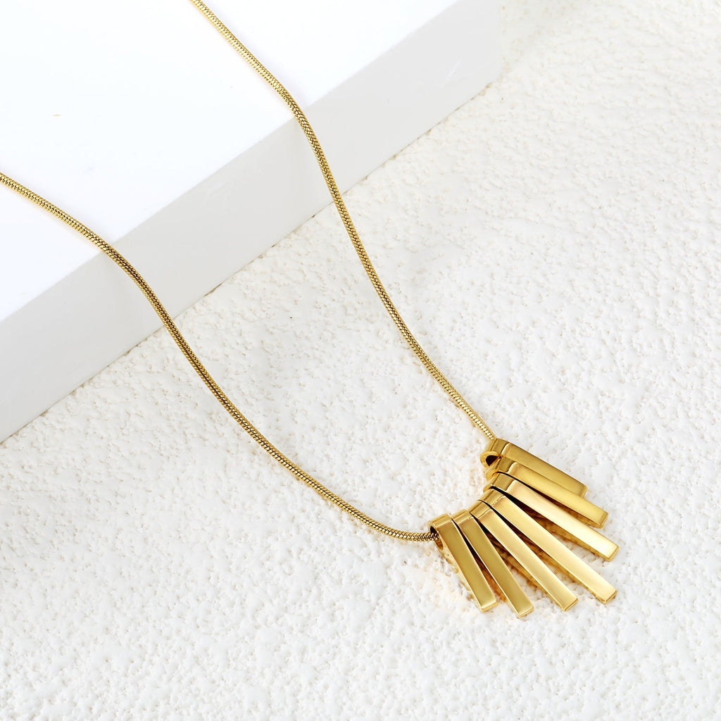 Vertical Bar Charm Necklace - MacroPanora