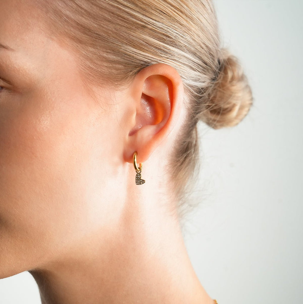 VIRTUOUS Gold: Mini Hoops with Zirconia Embedded Heart Charm - MacroPanora
