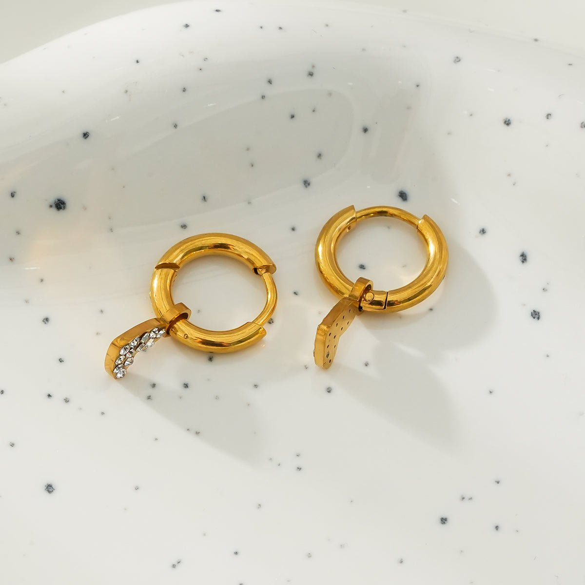 VIRTUOUS Gold: Mini Hoops with Zirconia Embedded Heart Charm - MacroPanora