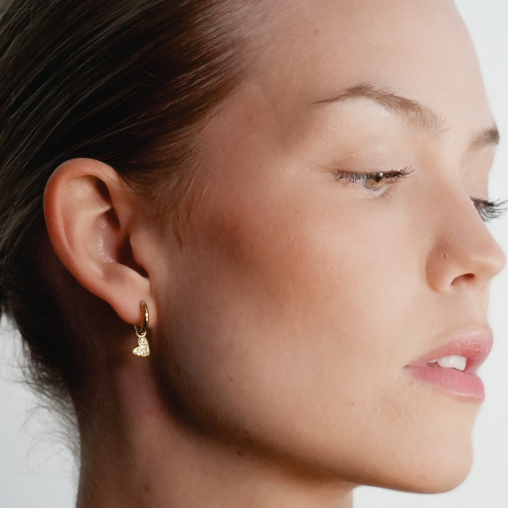 VIRTUOUS Gold: Mini Hoops with Zirconia Embedded Heart Charm - MacroPanora