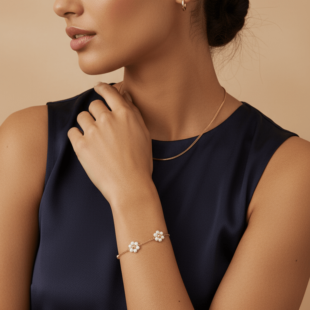White Pearls Flower Bracelet - MacroPanora
