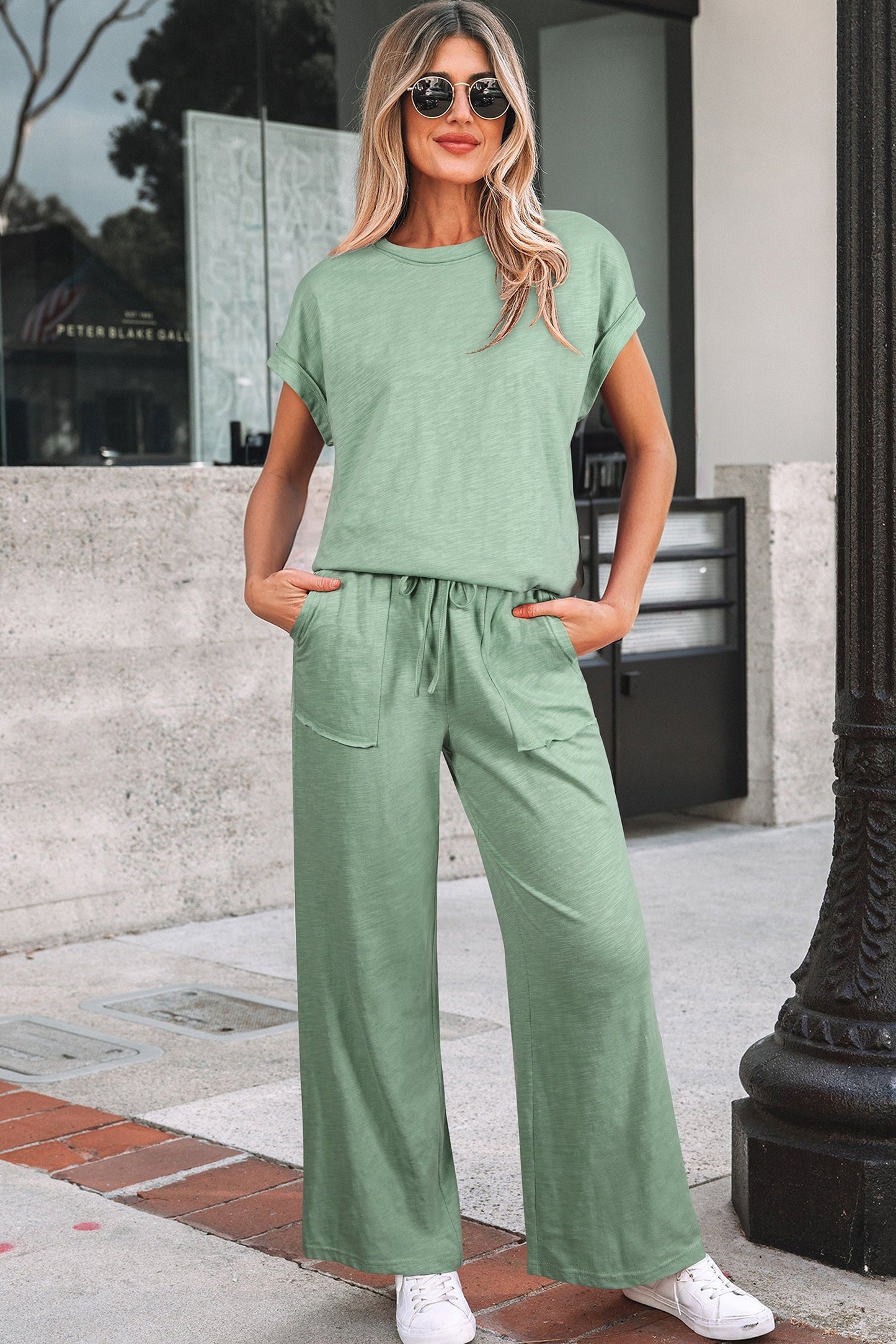 Women's Cuffed Tee & Drawstring Pants Set - Stylish & Comfy Outfit - MacroPanora