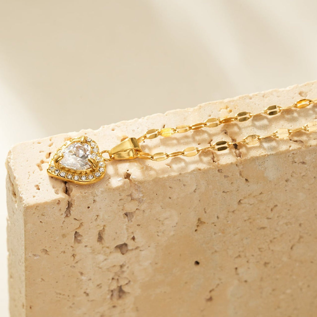 ZITA Gold: Gucci - Style Dainty Chain Necklace with Sparkling Petit Pavé Heart Pendant - MacroPanora