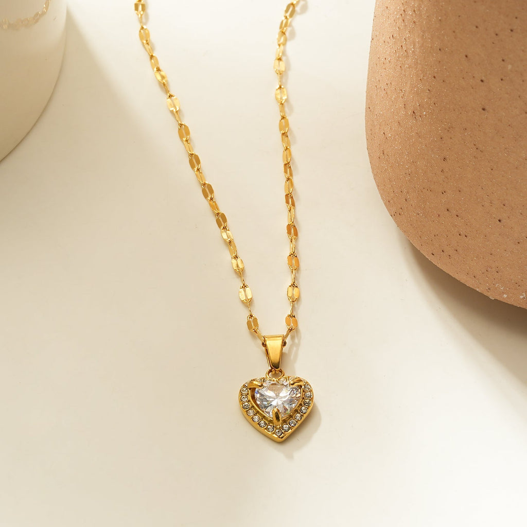 ZITA Gold: Gucci - Style Dainty Chain Necklace with Sparkling Petit Pavé Heart Pendant - MacroPanora