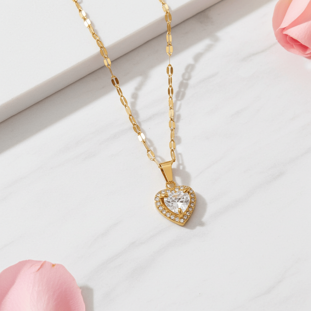 ZITA Gold: Gucci-Style Dainty Chain Necklace with Sparkling Petit Pavé Heart Pendant - MacroPanora