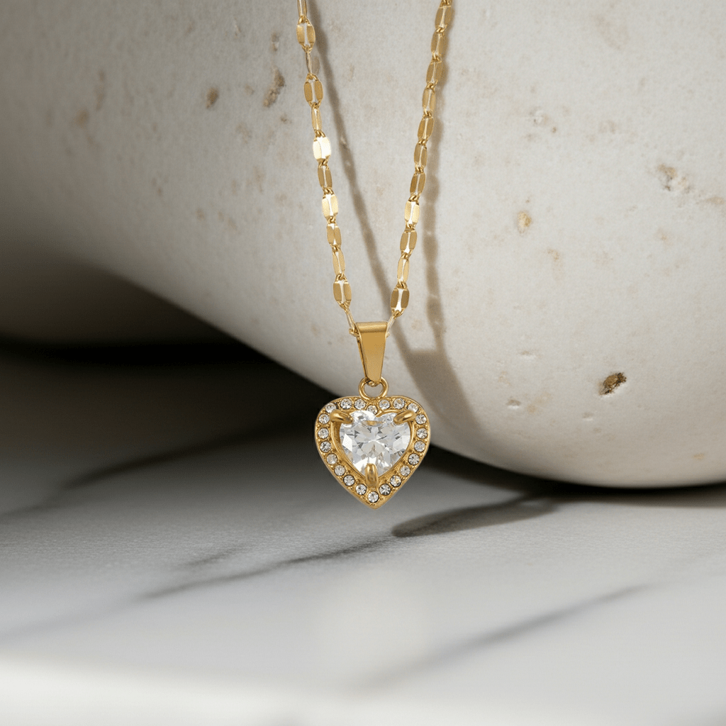 ZITA Gold: Gucci-Style Dainty Chain Necklace with Sparkling Petit Pavé Heart Pendant - MacroPanora