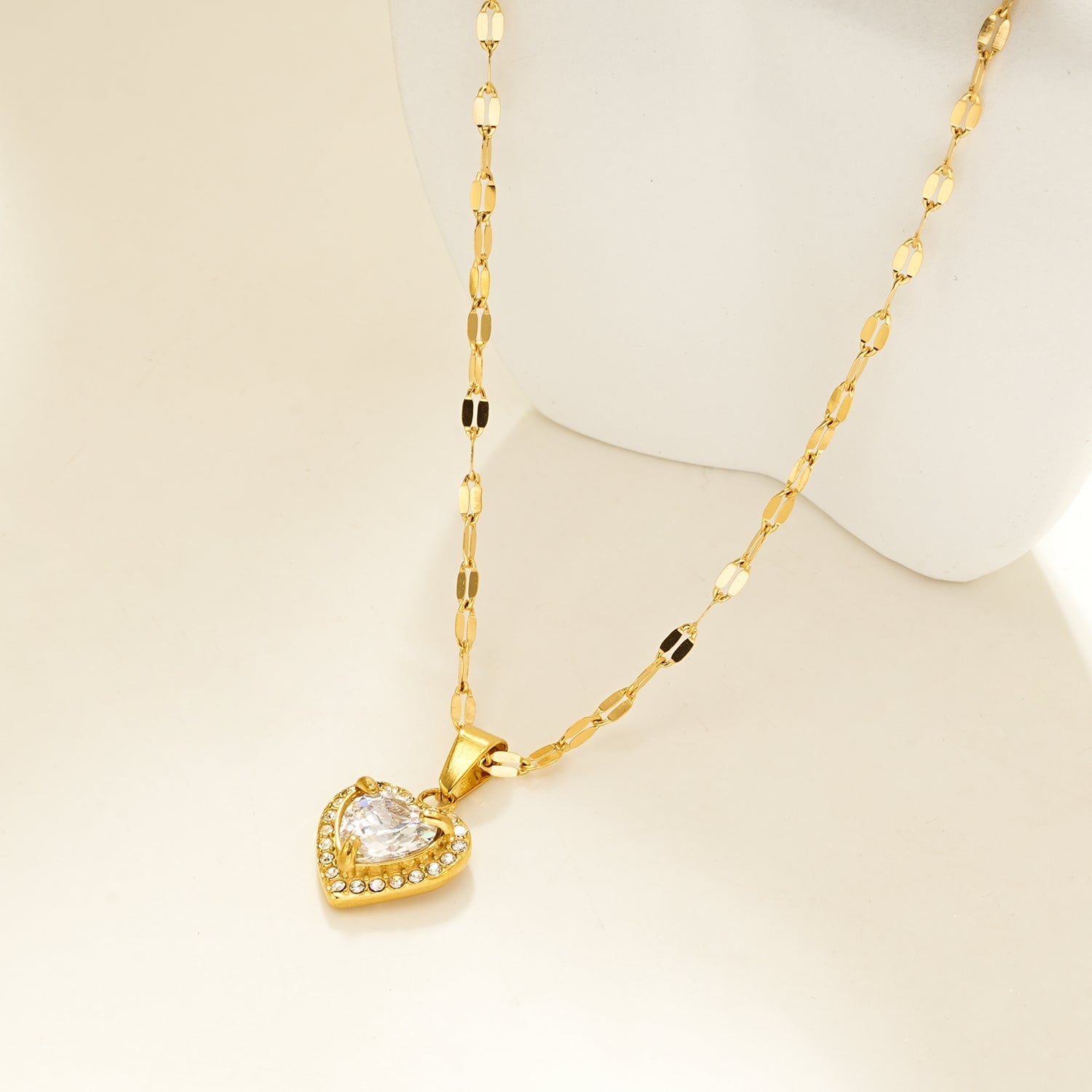 ZITA Gold: Gucci - Style Dainty Chain Necklace with Sparkling Petit Pavé Heart Pendant - MacroPanora